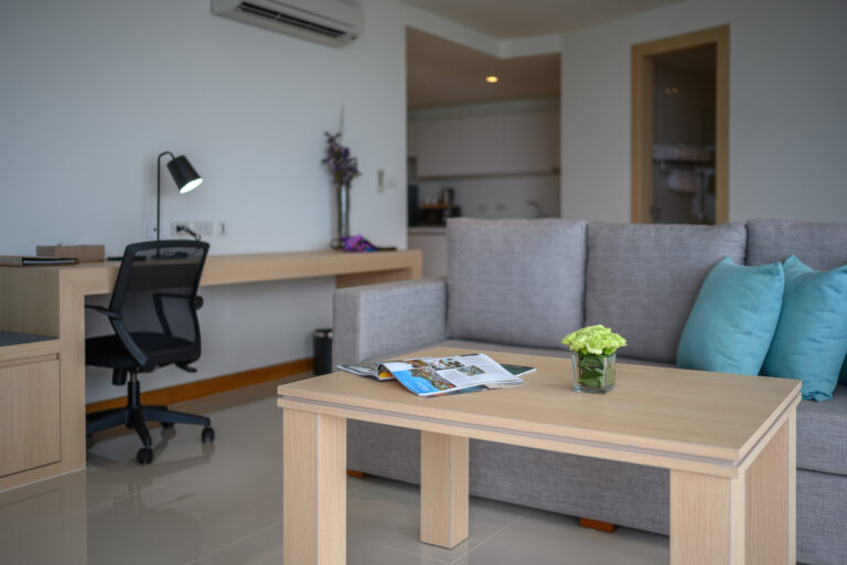 beachfront-hotel-2-bedroom-suite-pool-access-phuekt-rawai