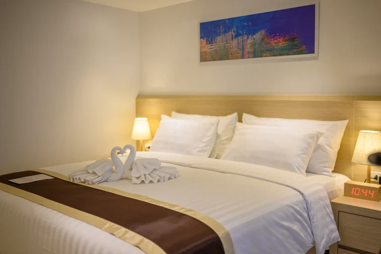 executive-suite-pool-access-beachfront-hotel-phuket