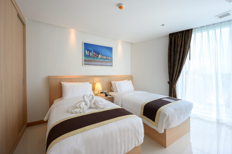 hotel-suite-beachfront-phuekt-pool-access-2-bedroom-rawai