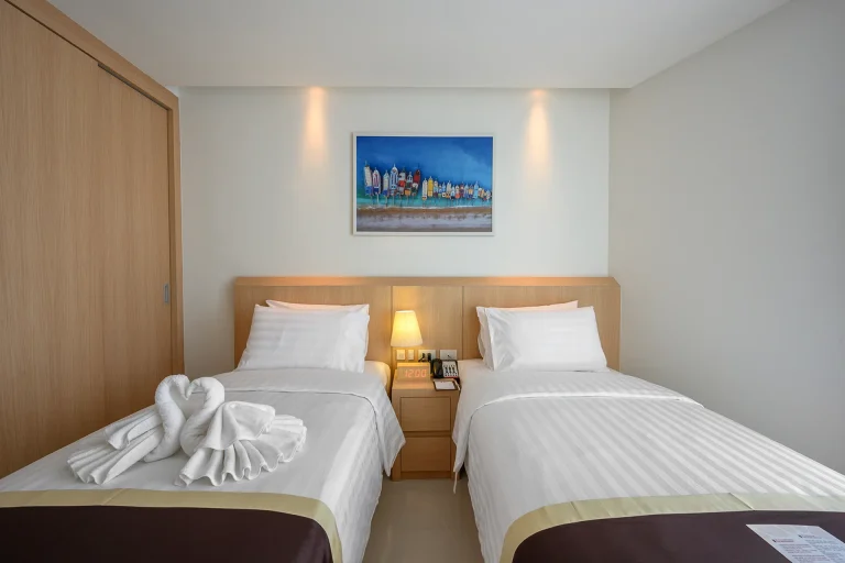 seaview-two-bedroom-suite-beachfront-hotel-phuket-rawai