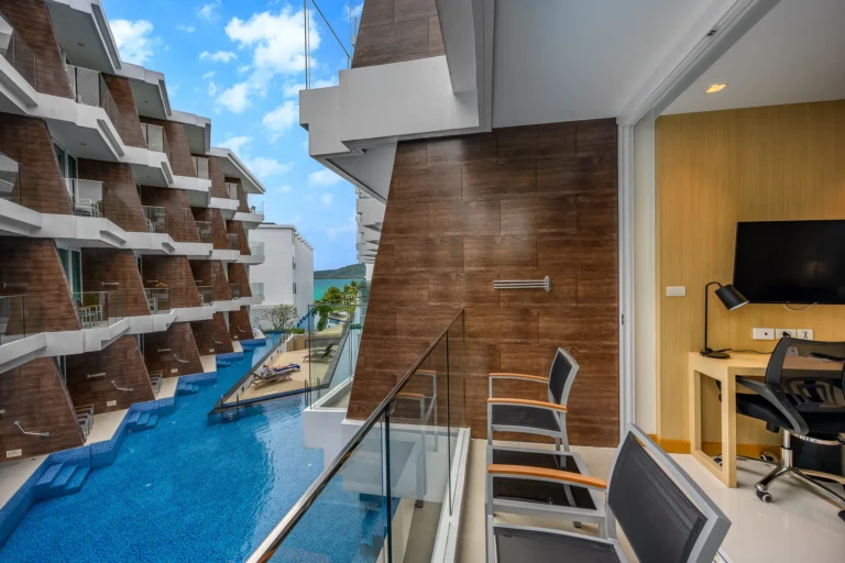 deluxe-balcony-room-phuket-beachfront-hotel