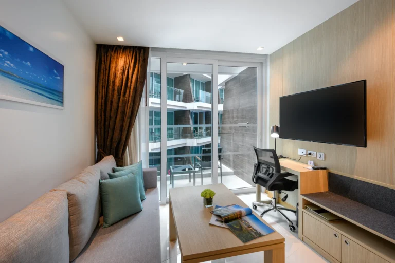 phuket-deluxe-room-balcony-beachfront-hotel